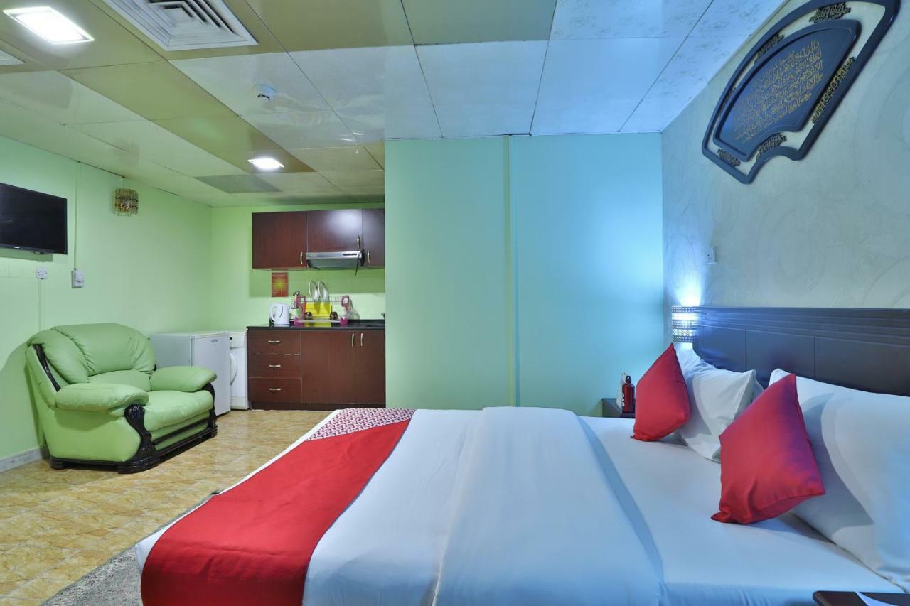 Oyo 261 Remas Hotel Apartment Dubai Eksteriør bilde