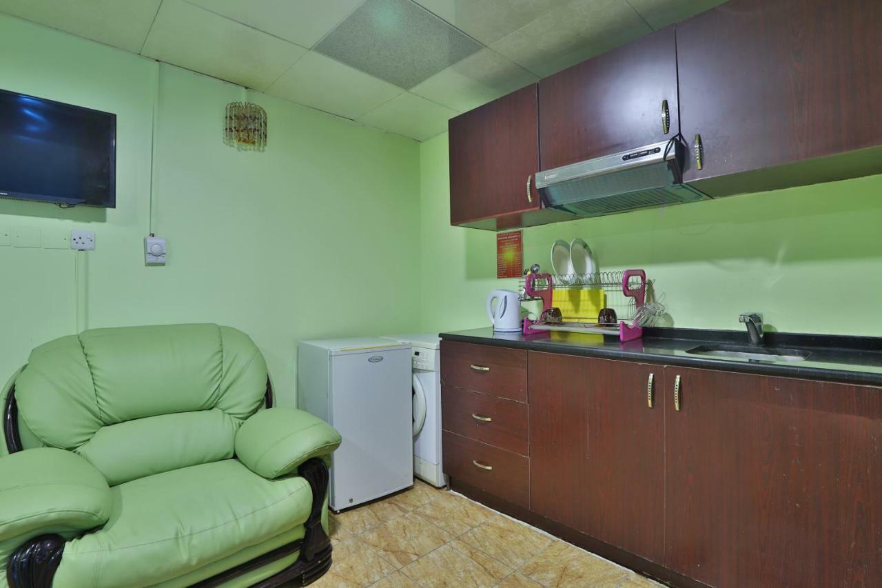 Oyo 261 Remas Hotel Apartment Dubai Eksteriør bilde